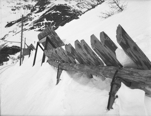01.14.68 Schneebrücken Alp Gruem März 1939